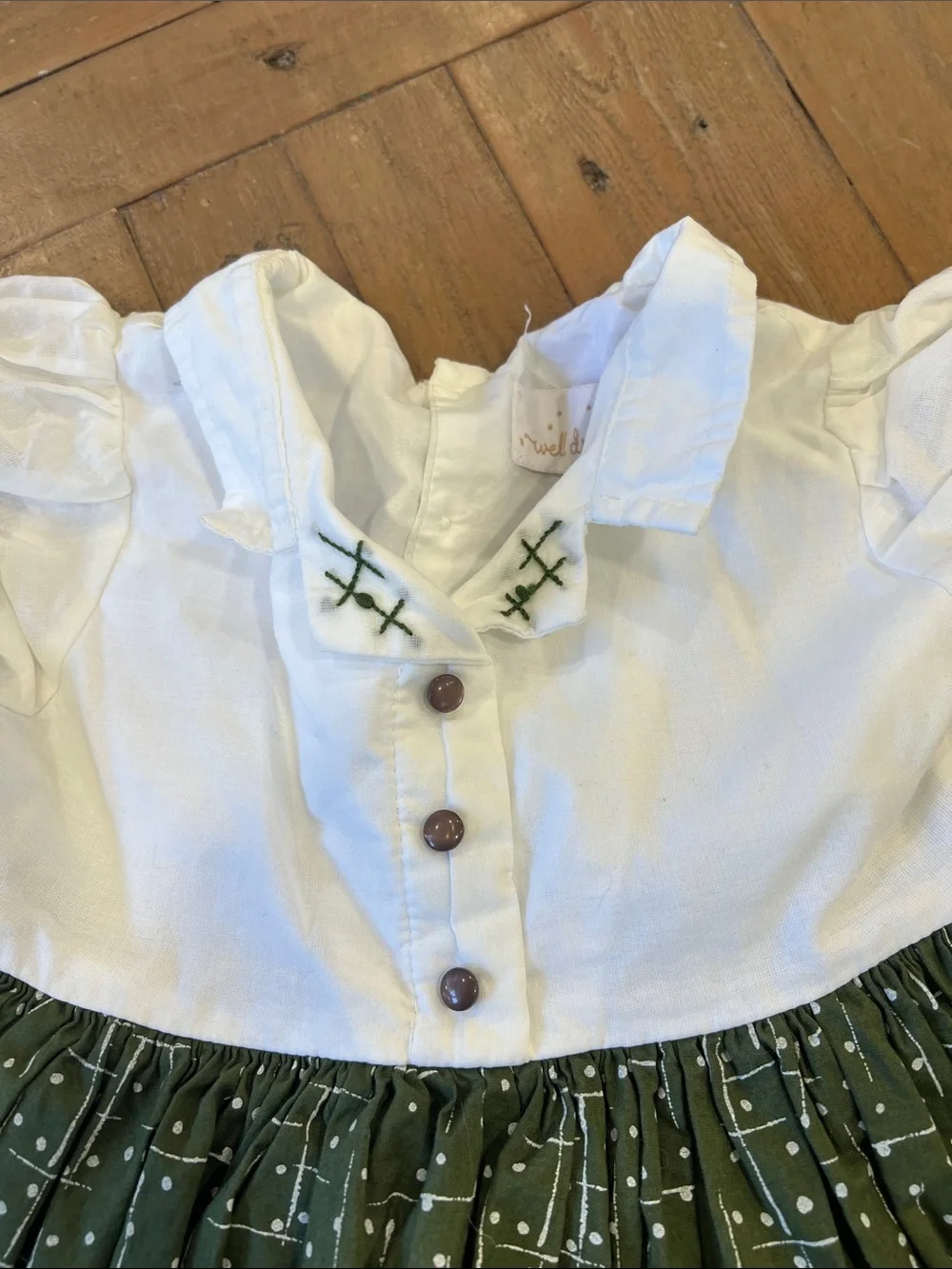 Well dressed wolf collared fit and flare twirl dress green white 2T